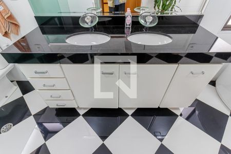 Apartamento à venda com 300m², 4 quartos e 4 vagasBanheiro da Suíte 1