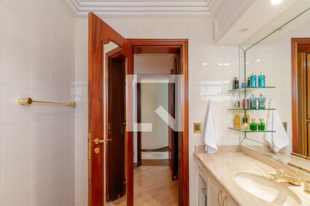 Apartamento à venda com 300m², 4 quartos e 4 vagasBanheiro da Suíte 3