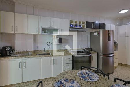 Apartamento à venda com 221m², 4 quartos e 4 vagasCozinha