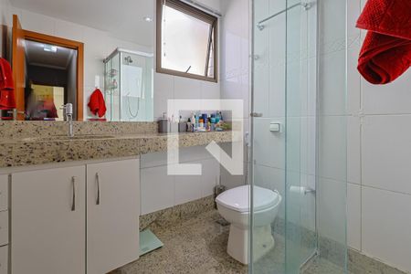 Apartamento à venda com 221m², 4 quartos e 4 vagasBanheiro 2