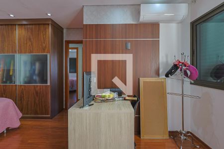 Apartamento à venda com 221m², 4 quartos e 4 vagasQuarto 4