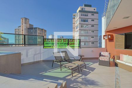 Apartamento à venda com 221m², 4 quartos e 4 vagasVaranda