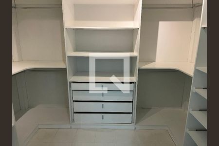 Apartamento para alugar com 200m², 3 quartos e 3 vagasCloset da suíte 2