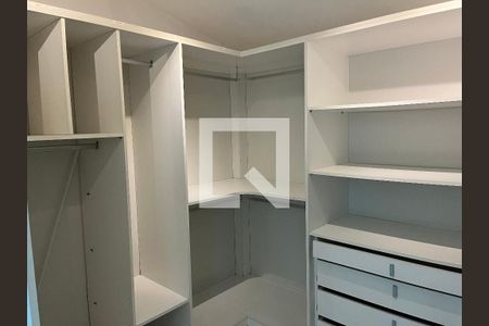 Apartamento para alugar com 200m², 3 quartos e 3 vagasCloset da suíte 2