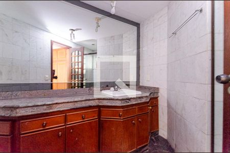 Apartamento para alugar com 600m², 5 quartos e 1 vaga Apartamento para alugar com 600m², 5 quartos e 1 vagaBanheiro