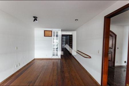 Apartamento para alugar com 600m², 5 quartos e 1 vaga Apartamento para alugar com 600m², 5 quartos e 1 vagaQuarto