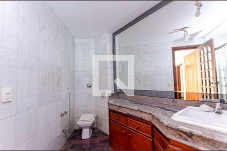 Apartamento para alugar com 600m², 5 quartos e 1 vaga Apartamento para alugar com 600m², 5 quartos e 1 vagaBanheiro