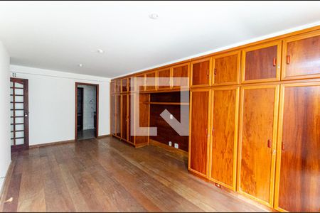 Apartamento para alugar com 600m², 5 quartos e 1 vaga Apartamento para alugar com 600m², 5 quartos e 1 vagaQuarto