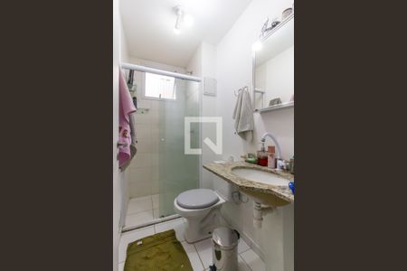 Apartamento à venda com 70m², 2 quartos e 2 vagas Apartamento à venda com 70m², 2 quartos e 2 vagasBanheiro da Suíte 1