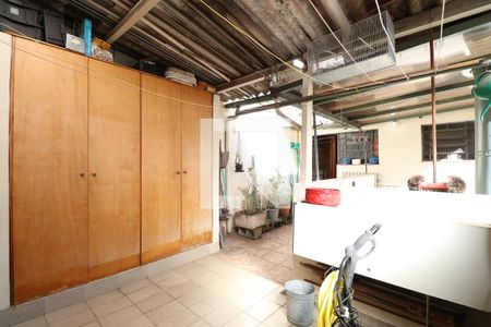 Casa à venda com 232m², 2 quartos e 1 vagaQuintal