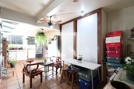 Casa à venda com 232m², 2 quartos e 1 vagaQuintal