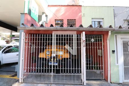 Casa à venda com 232m², 2 quartos e 1 vagaFachada