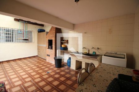 Casa à venda com 300m², 3 quartos e 5 vagasÁrea de serviço 