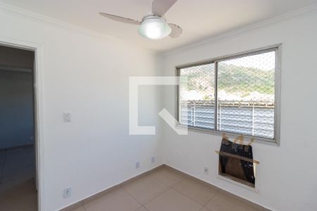 Quarto 2 de apartamento para alugar com 2 quartos, 52m² em Jardim Sulacap, Rio de Janeiro