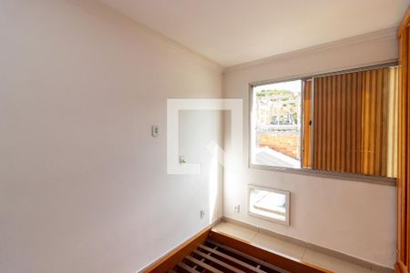Quarto 1 de apartamento para alugar com 2 quartos, 52m² em Jardim Sulacap, Rio de Janeiro