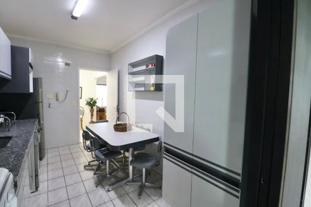 Apartamento para alugar com 132m², 3 quartos e 2 vagas Apartamento para alugar com 132m², 3 quartos e 2 vagasCozinha