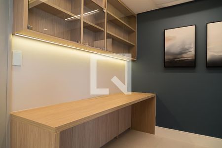 Apartamento à venda com 211m², 3 quartos e 4 vagasEscritório