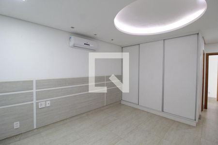 Casa para alugar com 227m², 4 quartos e 4 vagasSuíte 3