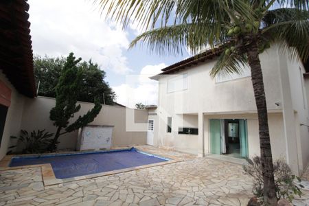 Casa para alugar com 227m², 4 quartos e 4 vagasPiscina