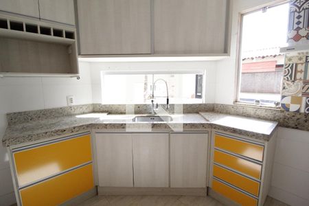 Casa para alugar com 227m², 4 quartos e 4 vagasCozinha