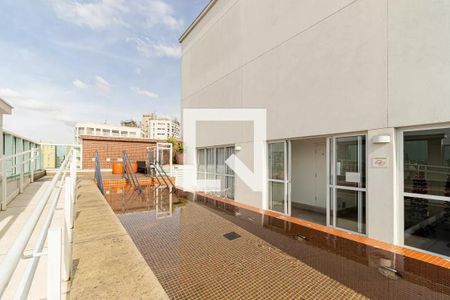 Studio para alugar com 45m², 1 quarto e 1 vaga Studio para alugar com 45m², 1 quarto e 1 vagaPiscina