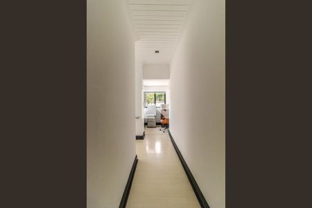 Casa à venda com 550m², 4 quartos e 4 vagasCorredor