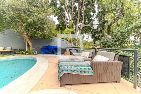Casa à venda com 550m², 4 quartos e 4 vagasPiscina