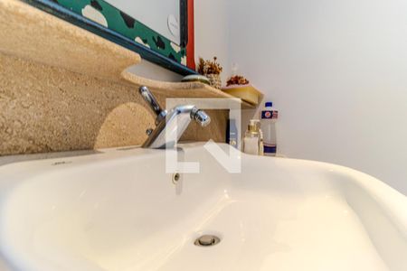 Casa à venda com 550m², 4 quartos e 4 vagasBanheiro da Suíte 2