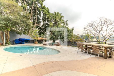 Casa à venda com 550m², 4 quartos e 4 vagasPiscina