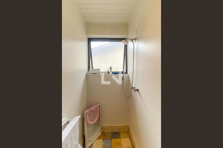 Casa à venda com 550m², 4 quartos e 4 vagasBanheiro da Suíte 2