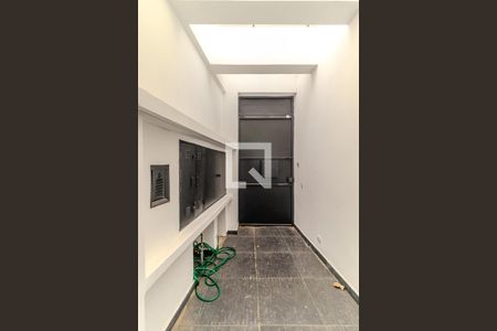 Casa à venda com 550m², 4 quartos e 4 vagasPortão de Entrada