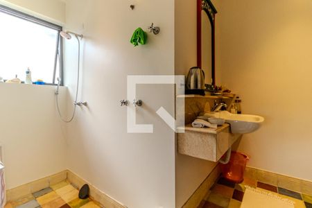 Casa à venda com 550m², 4 quartos e 4 vagasBanheiro da Suíte 2