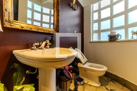 Casa à venda com 550m², 4 quartos e 4 vagasLavabo 1