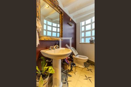 Casa à venda com 550m², 4 quartos e 4 vagasLavabo 1