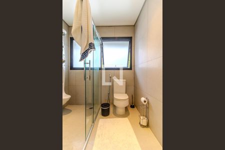 Casa à venda com 550m², 4 quartos e 4 vagasBanheiro da Suíte 1