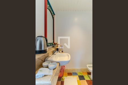 Casa à venda com 550m², 4 quartos e 4 vagasBanheiro da Suíte 2