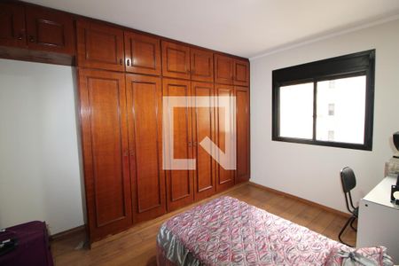 Apartamento à venda com 143m², 4 quartos e 2 vagasQuarto 2