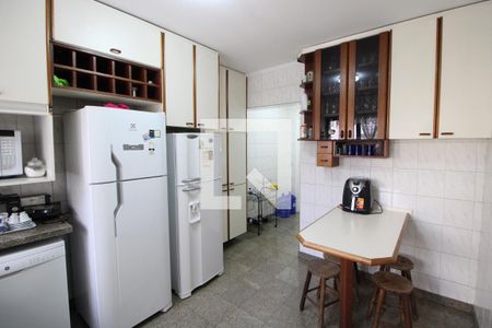 Apartamento à venda com 143m², 4 quartos e 2 vagasCozinha