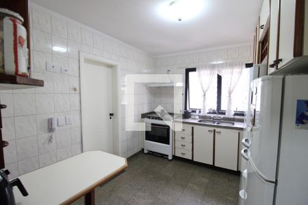 Apartamento à venda com 143m², 4 quartos e 2 vagasCozinha