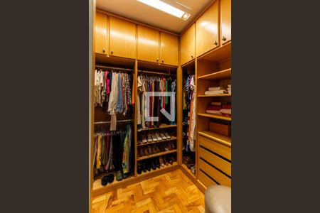Apartamento para alugar com 106m², 2 quartos e 1 vaga Apartamento para alugar com 106m², 2 quartos e 1 vagaCloset