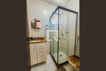 Apartamento à venda com 328m², 4 quartos e 3 vagasBanheiro da Suíte 2