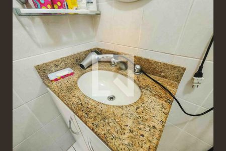 Apartamento à venda com 328m², 4 quartos e 3 vagasBanheiro da Suíte 2