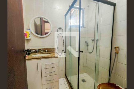 Apartamento à venda com 328m², 4 quartos e 3 vagasBanheiro da Suíte 2