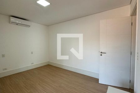 Casa de condomínio à venda com 505m², 5 quartos e 3 vagasSuíte 3