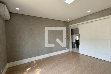 Sala de TV de casa de condomínio à venda com 5 quartos, 505m² em Alphaville, Santana de Parnaíba