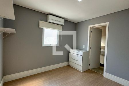 Casa de condomínio à venda com 505m², 5 quartos e 3 vagasSuíte 2