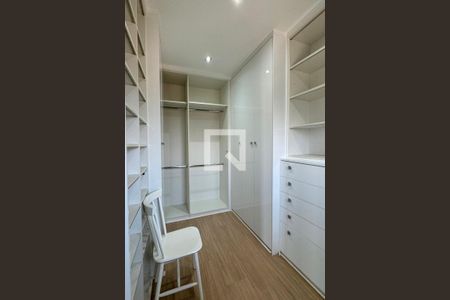 Casa de condomínio à venda com 505m², 5 quartos e 3 vagasCloset da suíte 1