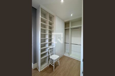 Casa de condomínio à venda com 505m², 5 quartos e 3 vagasCloset da suíte 1