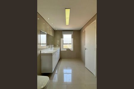 Casa de condomínio à venda com 505m², 5 quartos e 3 vagasBanheiro da Suíte 1