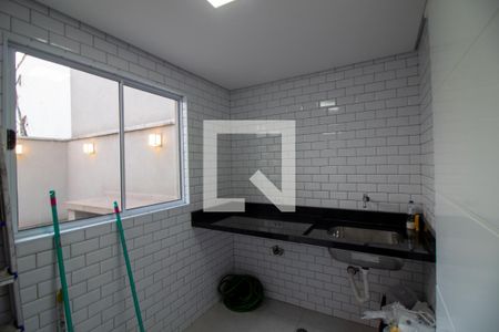 Casa à venda com 168m², 3 quartos e 2 vagas Casa à venda com 168m², 3 quartos e 2 vagasÁrea de serviço